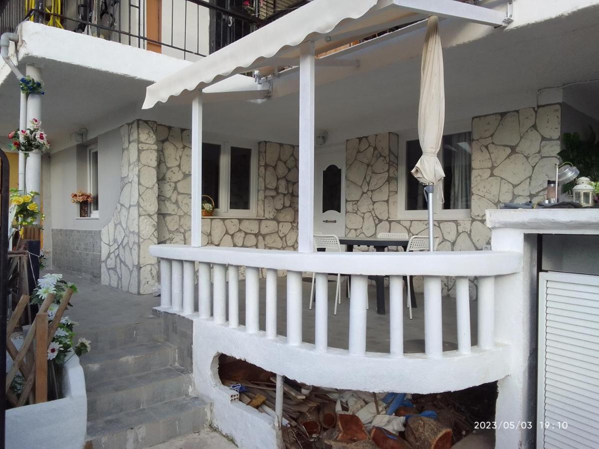 Ferienwohnung Antonia Family House Near Airport Pórto Ráfti Exterior foto